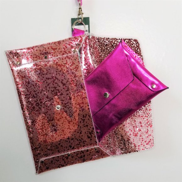 LAST CALL! Glitter Filled Wristlet with Pouch - Picture 3 of 4